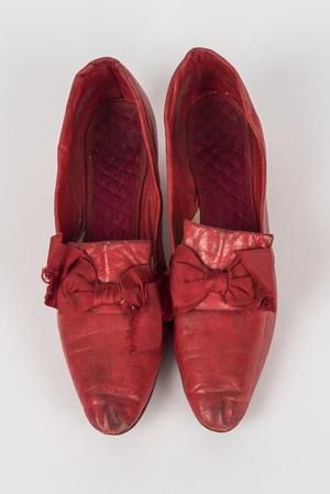 Primary view of object titled 'Red leather pumps'.