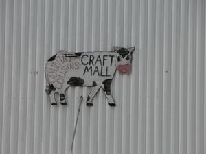 Primary view of object titled 'Country Cousins Craft Mall sign - Breckenridge'.