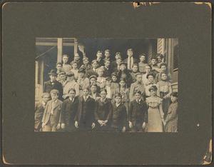 Primary view of object titled '[Photograph of the Eighth Grade Class at the Central School Building, 1903]'.