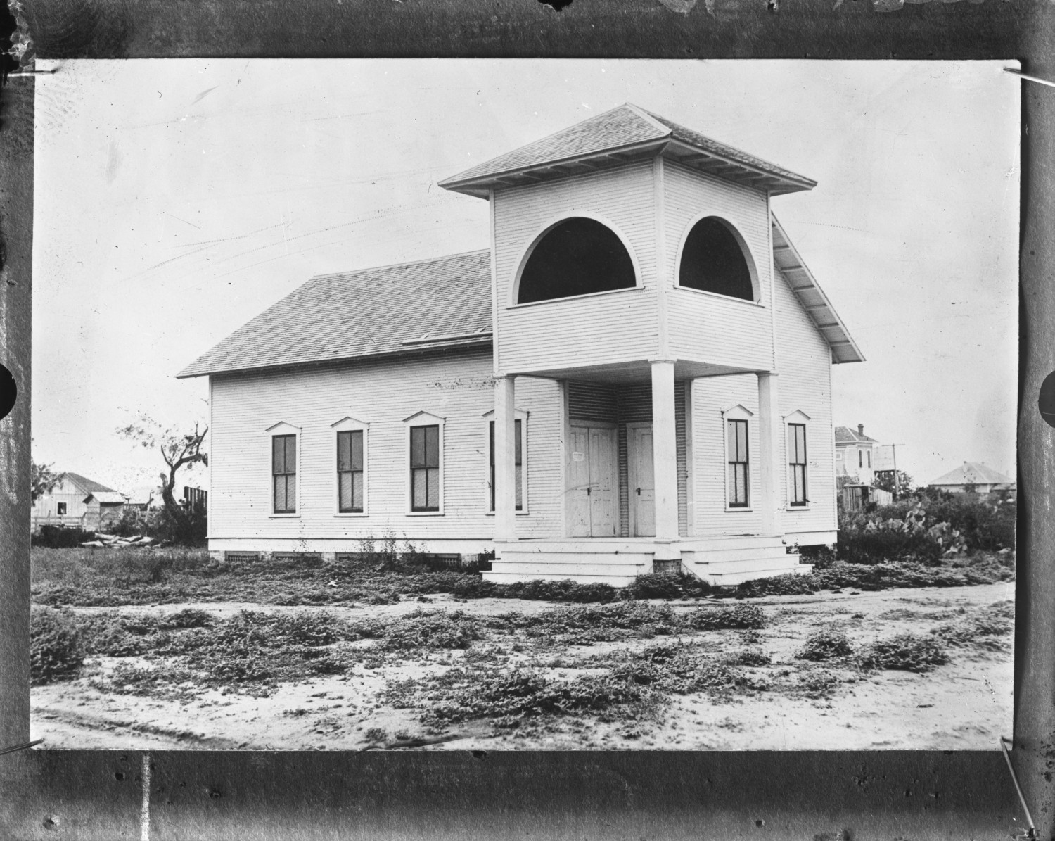[Unidentified building from the Shary Collection]
                                                
                                                    [Sequence #]: 1 of 1
                                                