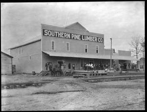 Primary view of object titled '[Southern Pine Lumber Company Commissary]'.
