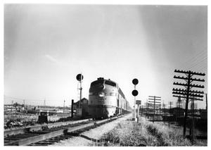 Primary view of object titled '["The Black Gold" arriving in Dallas]'.