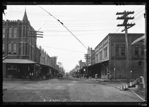 Primary view of object titled '[Intersection of Main and N. Sycamore Streets]'.