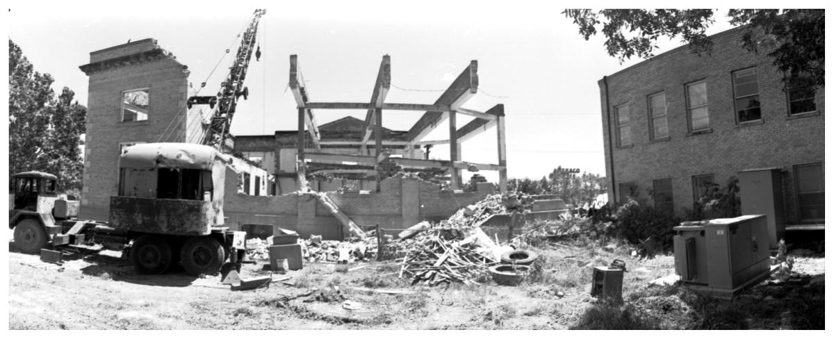 [The Demolition of the First Baptist Church, 6 0f 11:  Frame ]
                                                
                                                    [Sequence #]: 1 of 1
                                                