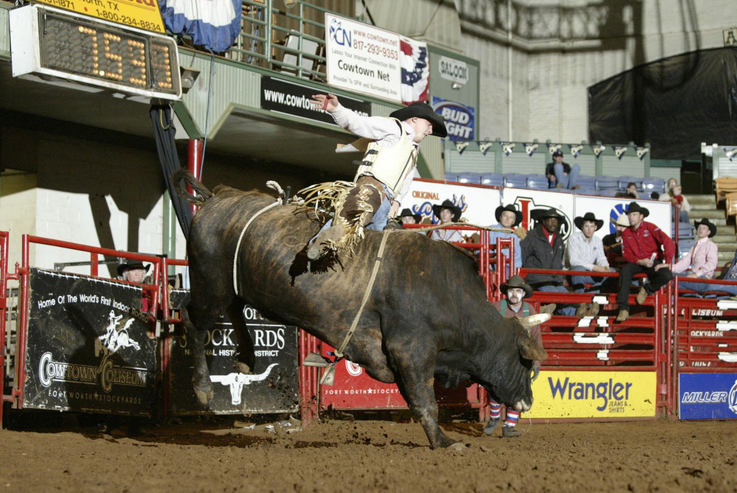 [Bull Riding at Cowtown Coliseum]
                                                
                                                    [Sequence #]: 1 of 1
                                                