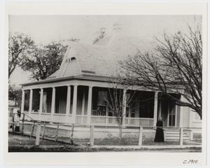 Primary view of object titled '[Elvira T. Manor Davis House Photograph #5]'.