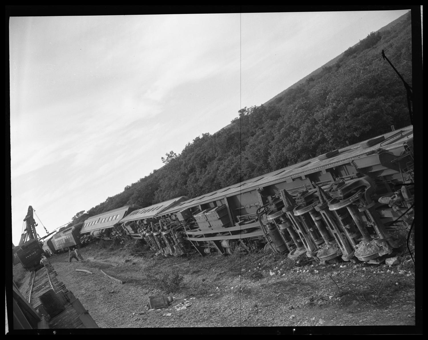 Train Wreck at Lampasas
                                                
                                                    [Sequence #]: 1 of 1
                                                
