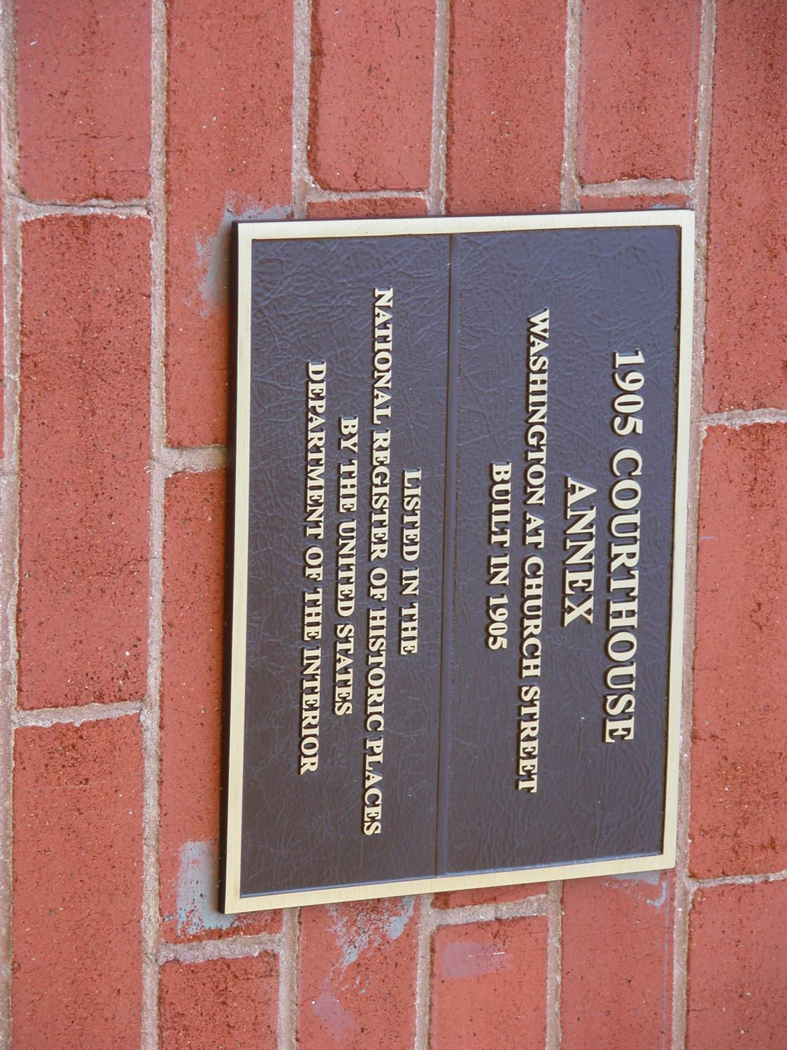Historic Plaque, 1905 Polk County Courthouse Annex
                                                
                                                    [Sequence #]: 1 of 1
                                                