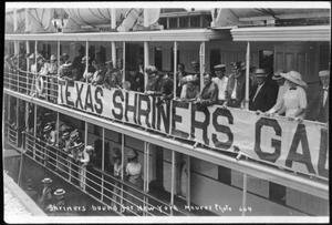 Primary view of object titled '["Shriners bound for New York"]'.