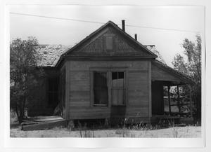 Primary view of object titled '[Old Home in West Texas]'.