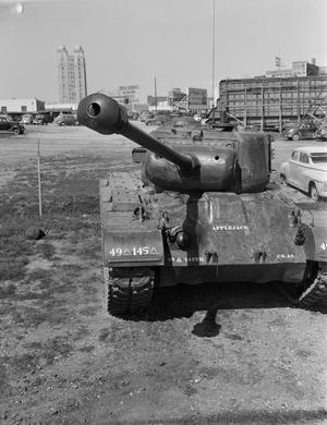 Primary view of object titled '[Photos of Tank]'.