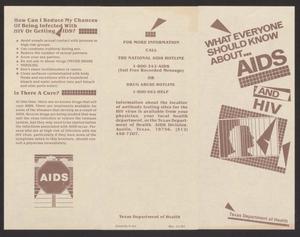 Un folleto abierto con tres paneles. El panel de la izquierda tiene dos secciones, con un gráfico en la parte inferior que es una señal de stop con la palabra SIDA. El panel del medio tiene información de contacto. El panel de la derecha es la portada del folleto.