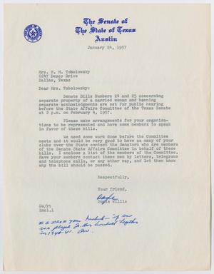Página blanca con un símbolo circular en la esquina superior izquierda, estampado en tinta  azul. En la parte superior, en el centro, hay otro sello azul con las palabras  el Senado del Estado de Texas Austin. Debajo hay una carta escrita a máquina.