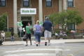Photograph: [Students and families at move-in weekend, 2007]