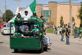 Photograph: [Students on truck-cart in UNT Homecoming Parade, 2007]