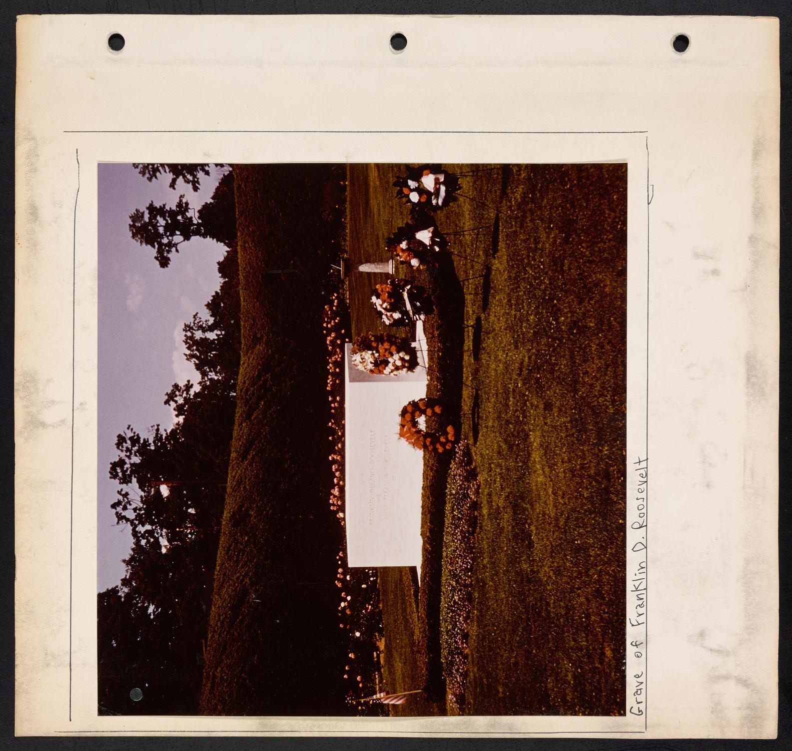 [Scrapbook of John Briggs personal life, business and travel, 1961-1965]
                                                
                                                    [Sequence #]: 72 of 171
                                                
