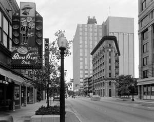 Primary view of object titled '[Houston Street in Fort Worth, including the flatiron building]'.