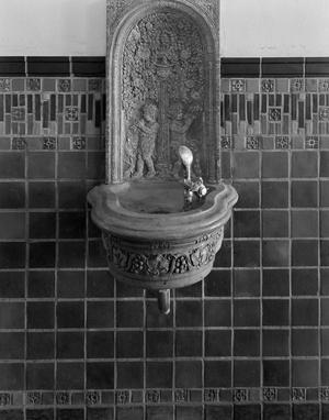 Primary view of object titled '[Photograph of a water fountain]'.