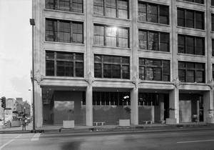 Primary view of object titled '[100 Lamar Street in Dallas]'.
