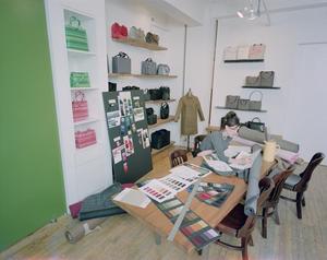 Primary view of object titled '[Kate Spade in a Studio, 3]'.