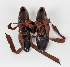Primary view of object titled 'Oxford shoes'.