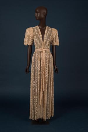 Primary view of object titled 'Lace negligee'.