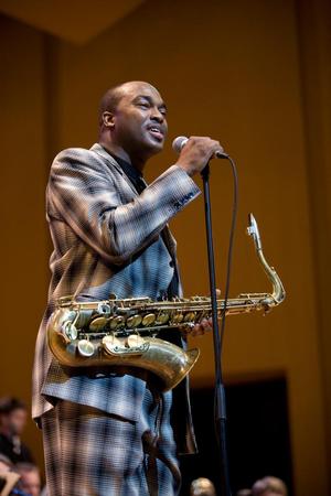 Primary view of object titled '[James Carter speaks at the 15th World Saxophone Congress]'.