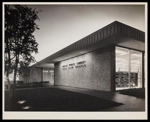 Primary view of object titled '[Exterior of Dallas Public Library, Casa View Branch]'.