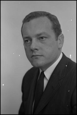 Primary view of object titled '[Portrait of Bob L. Schieffer]'.