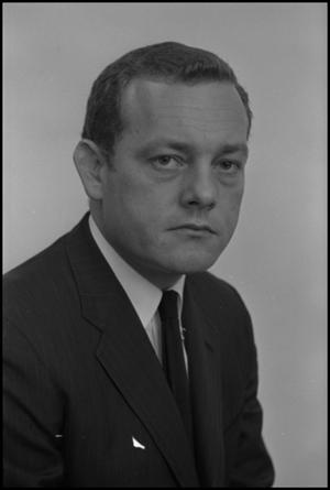 Primary view of object titled '[Portrait of Bob L. Schieffer]'.