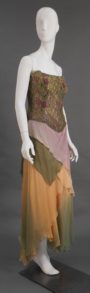 Primary view of object titled 'Evening dress'.