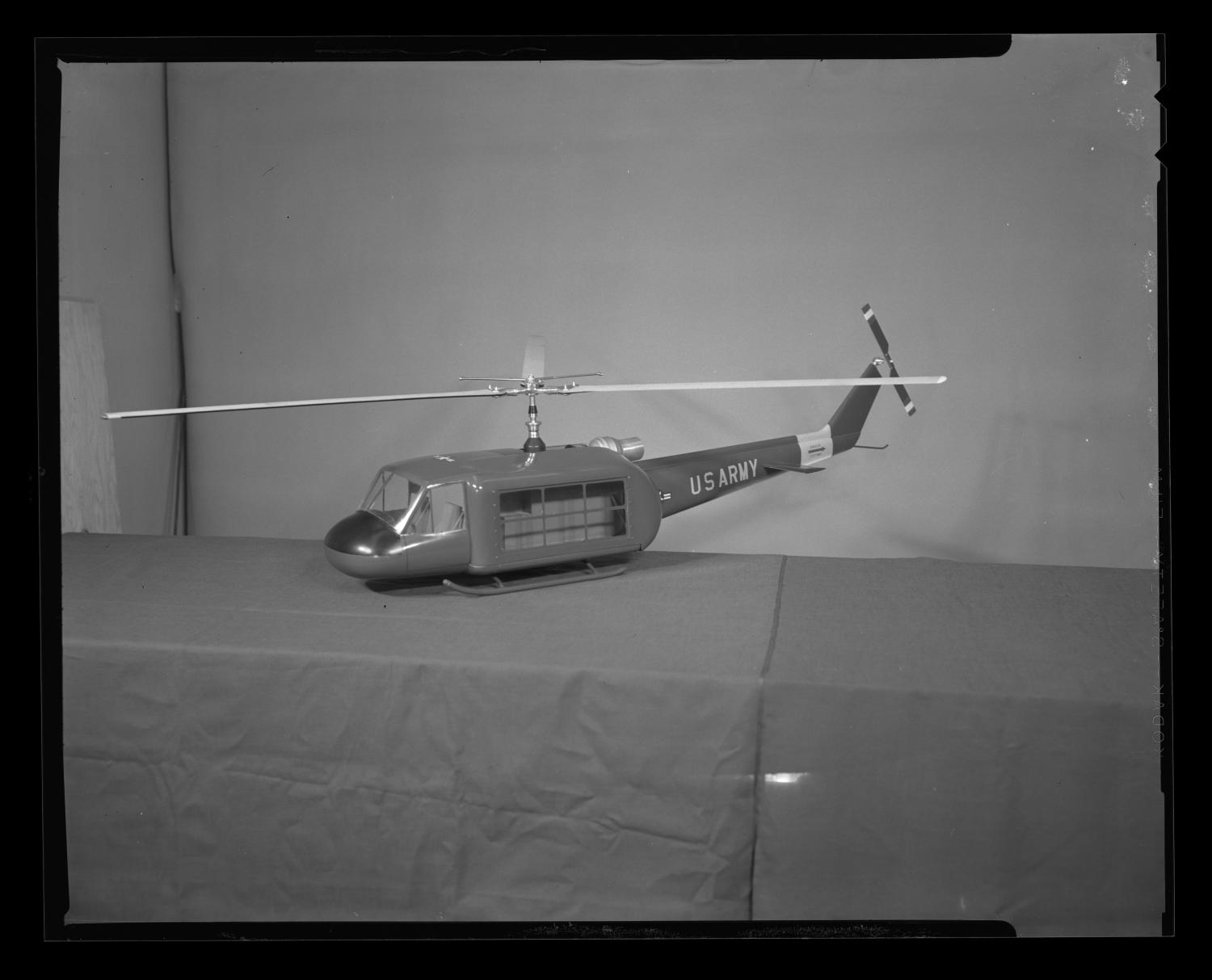 [Scale model of an H-40 troop carrier]
                                                
                                                    [Sequence #]: 1 of 1
                                                