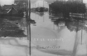 Primary view of [Postcard of Railroad Street During 1913 Flood]