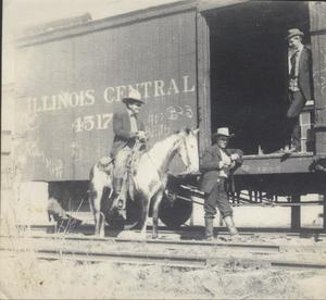 [Men at Illinois Central 4517 Rail Car]