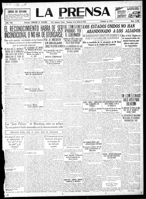 Primary view of object titled 'La Prensa (San Antonio, Tex.), Vol. 8, No. 2,186, Ed. 1 Sunday, April 3, 1921'.