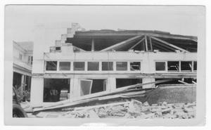 [A damaged commercial building after the 1947 Texas City Disaster]