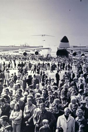 Primary view of object titled '[1971 Berlin Air Show Crowd]'.