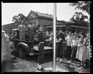 Primary view of object titled '[1953 Cleveland Elementary-Junior High Flag Raising ]'.