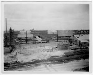 [Storage tanks and refinery facilities after the 1947 Texas City Disaster]