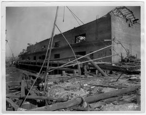 [A damaged building after the 1947 Texas City Disaster]