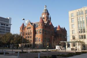 Dallas County Historical Plaza