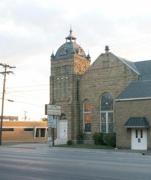 [Exterior of South Main Church of Christ]