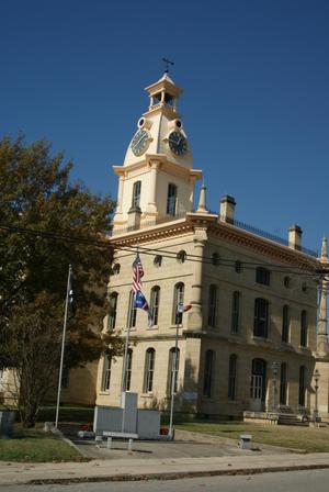 [Exterior of Red River County Courthouse]