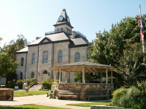[Exterior of Somervell County Courthouse]