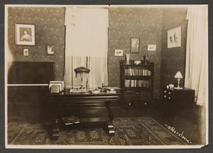 Primary view of object titled '[Photograph of the Interior of the First Manse of the First Presbteryian Church of Waco]'.