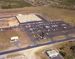 Primary view of object titled 'Aerial Photograph of Gibson's Discount Center (Abilene, Texas)'.