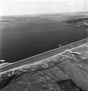 Primary view of object titled 'Aerial Photograph of Lake E. V. Spence (Robert Lee, Texas)'.