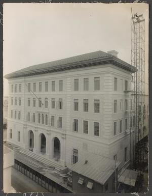 Primary view of object titled '[Brownsville Courthouse From Elizabeth Street]'.