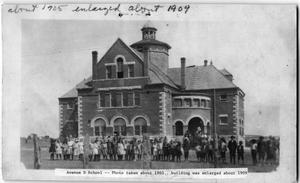 [Avenue D School, about 1905]