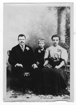 Primary view of object titled '[Portrait of the Koenig Family]'.